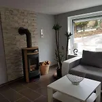 With 2 Bedrooms Casa vacanze